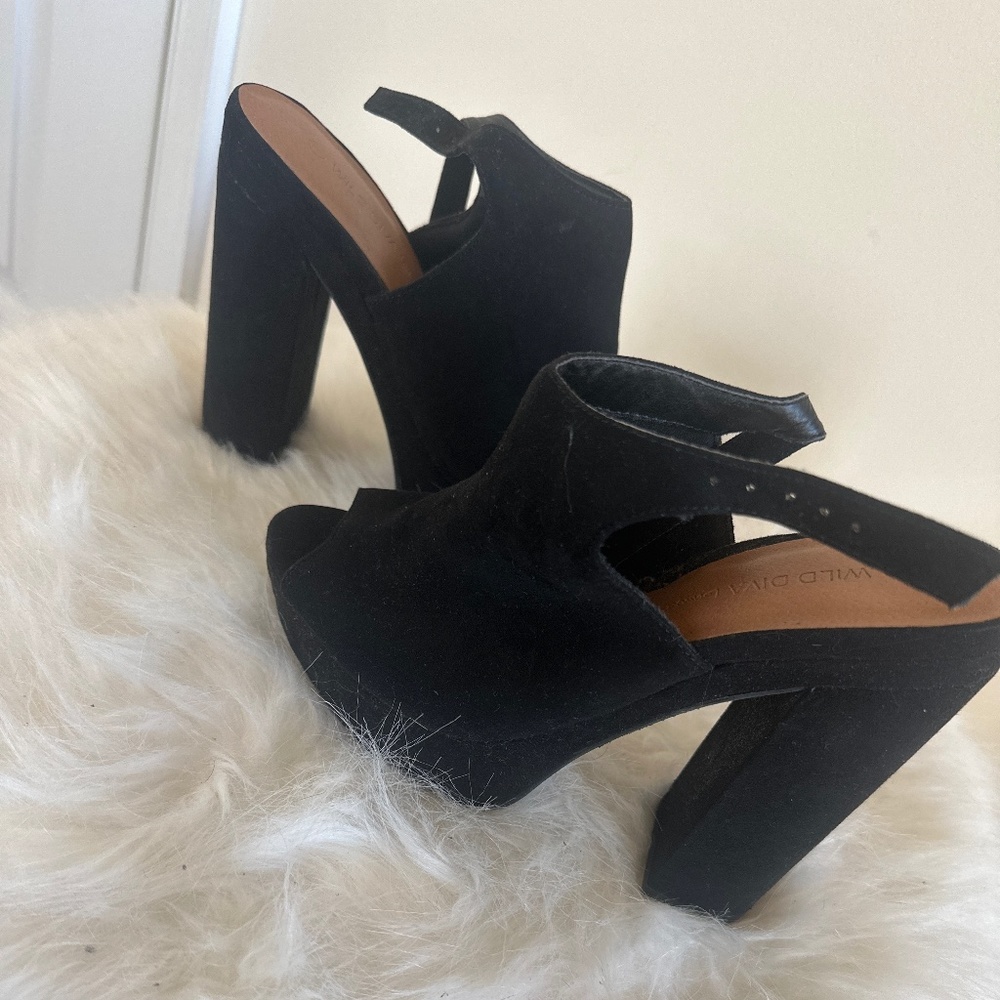 Women’s black Heels